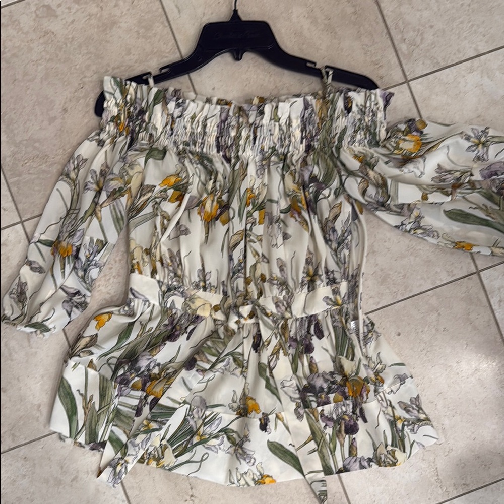 Alexander McQueen beautiful floral Off-Shoulder Top 40, fits 4-6